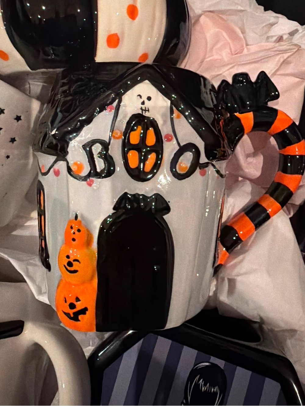Haunted house halloween mug